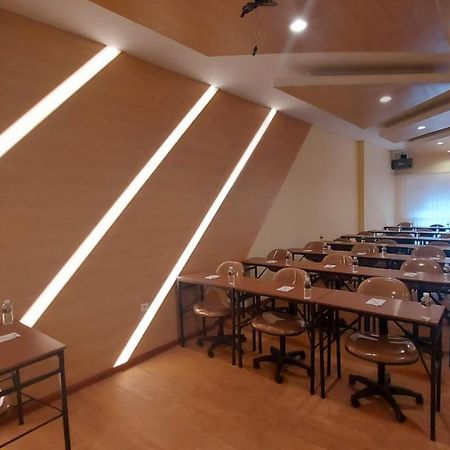 Bekizaar Hotel Surabaya Dış mekan fotoğraf