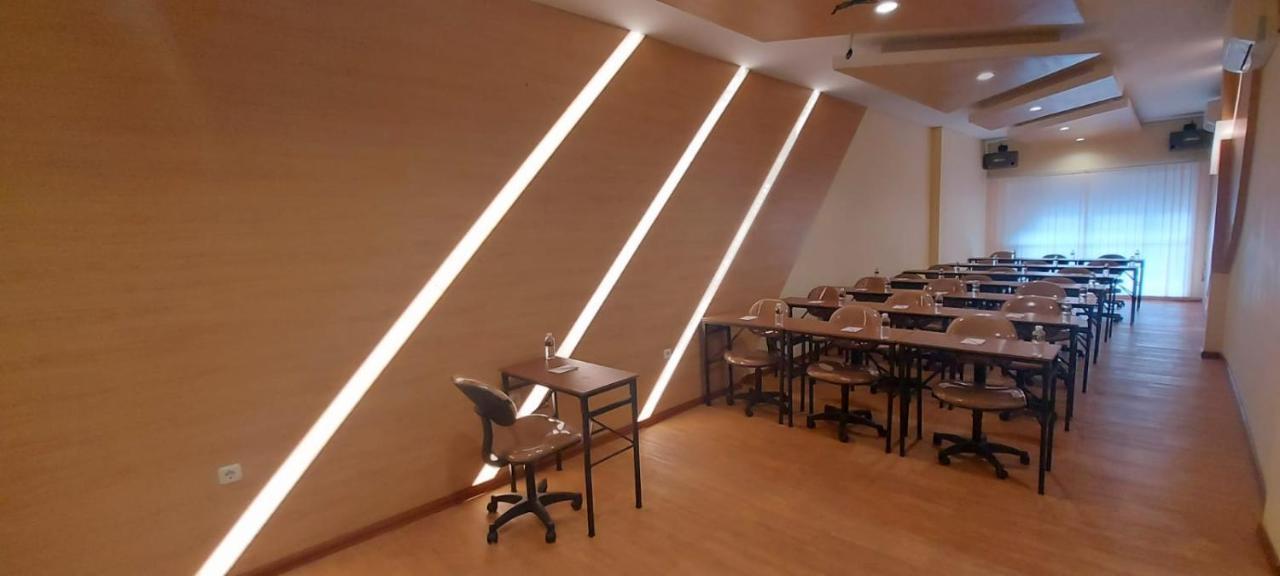 Bekizaar Hotel Surabaya Dış mekan fotoğraf