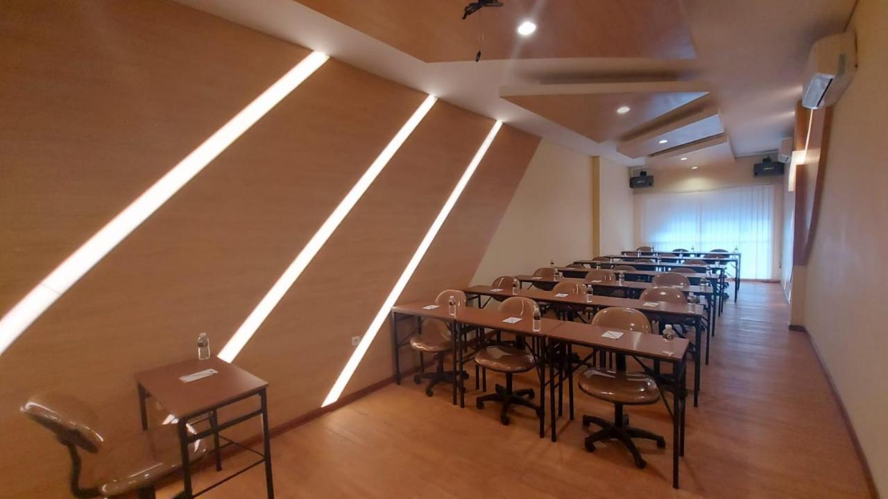 Bekizaar Hotel Surabaya Dış mekan fotoğraf
