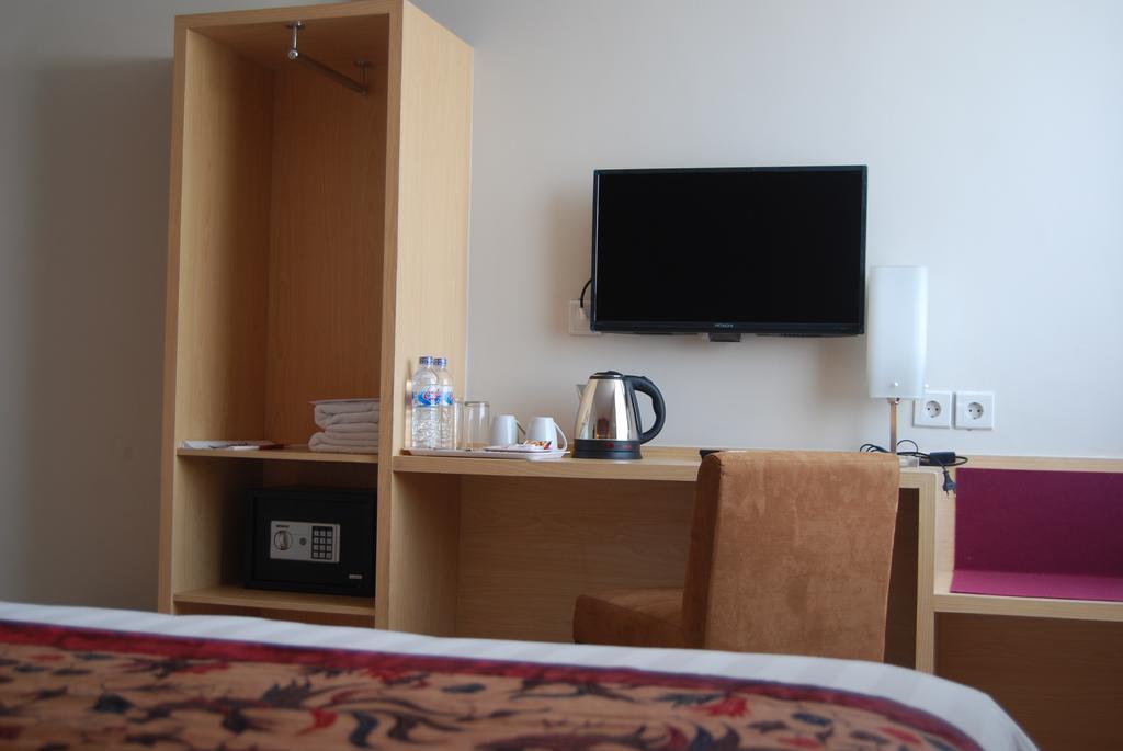Bekizaar Hotel Surabaya Dış mekan fotoğraf