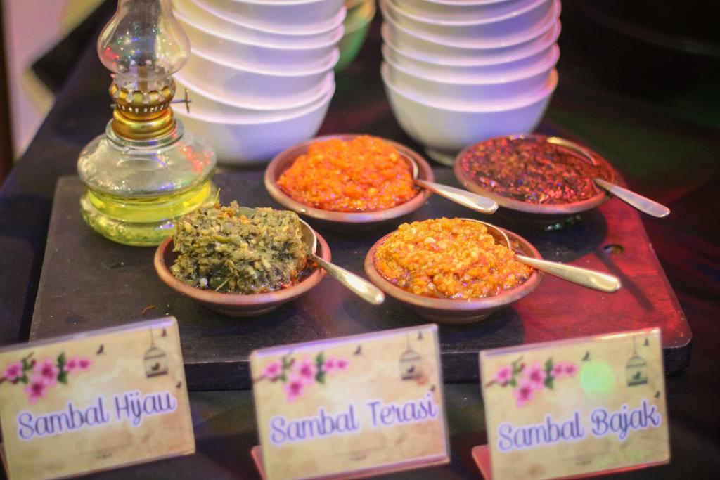 Bekizaar Hotel Surabaya Dış mekan fotoğraf