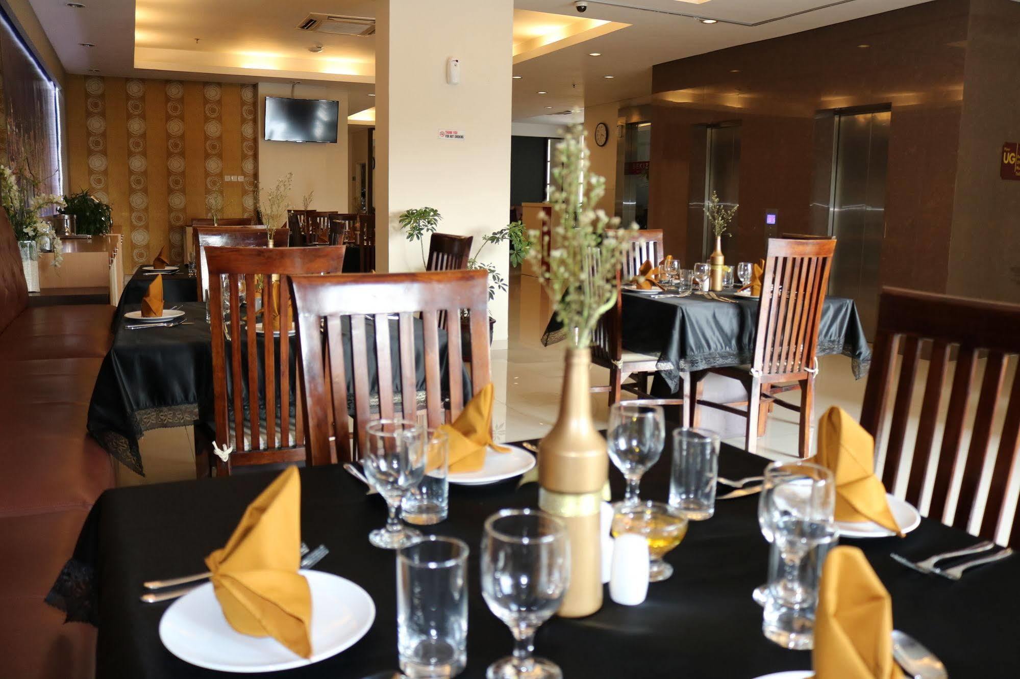 Bekizaar Hotel Surabaya Dış mekan fotoğraf