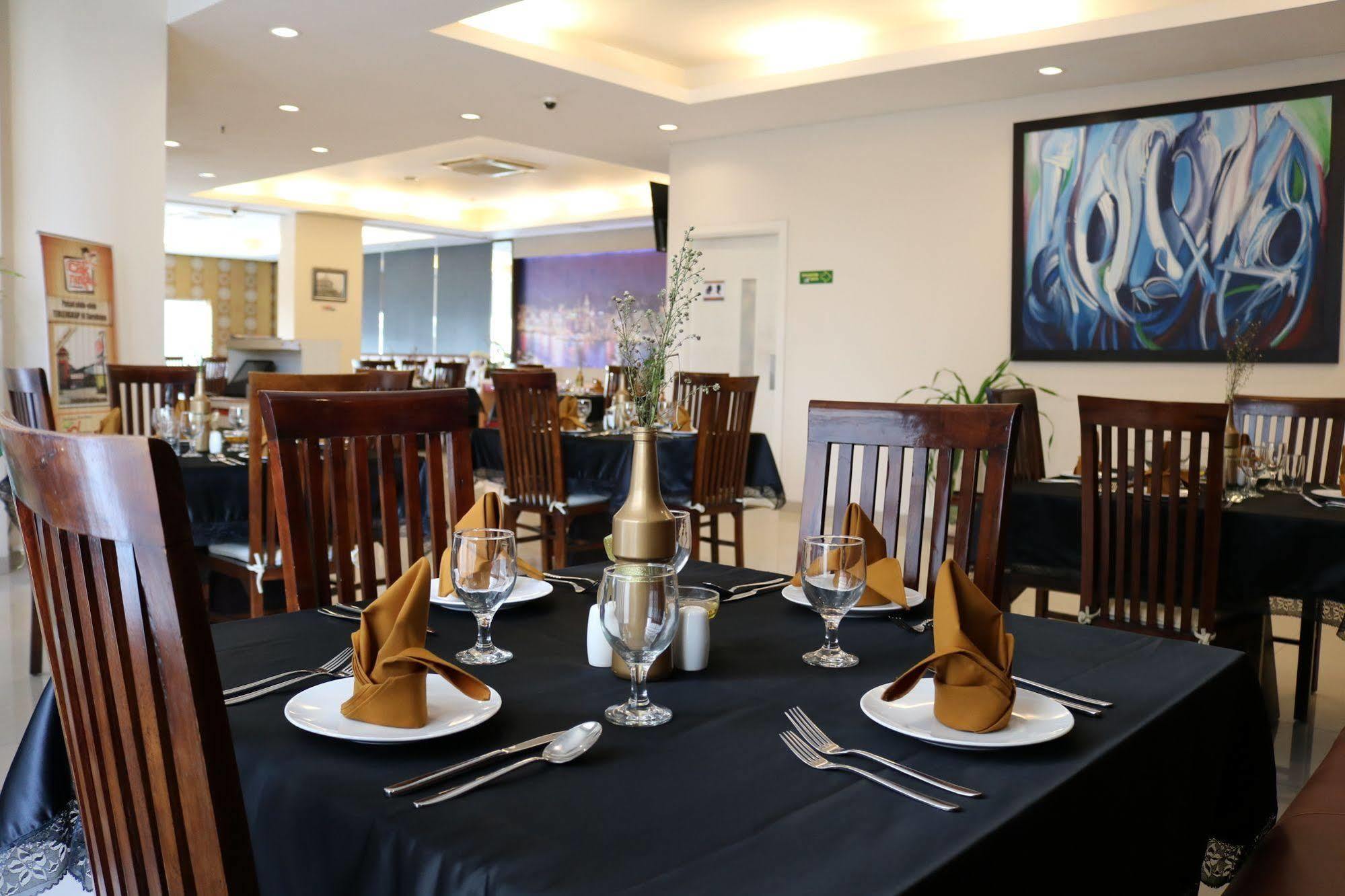 Bekizaar Hotel Surabaya Dış mekan fotoğraf